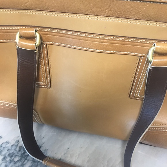 Coach medium size handbag great condition - Picture 2 of 4